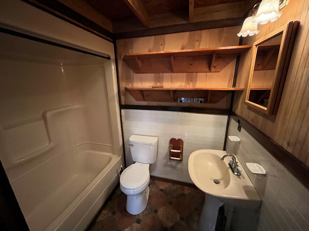 1002 Doc Darbyshire Road, Norman Park, Georgia 31771, 6 Bedrooms Bedrooms, ,6 BathroomsBathrooms,Multi-unit,For Sale,Doc Darbyshire Road,915700