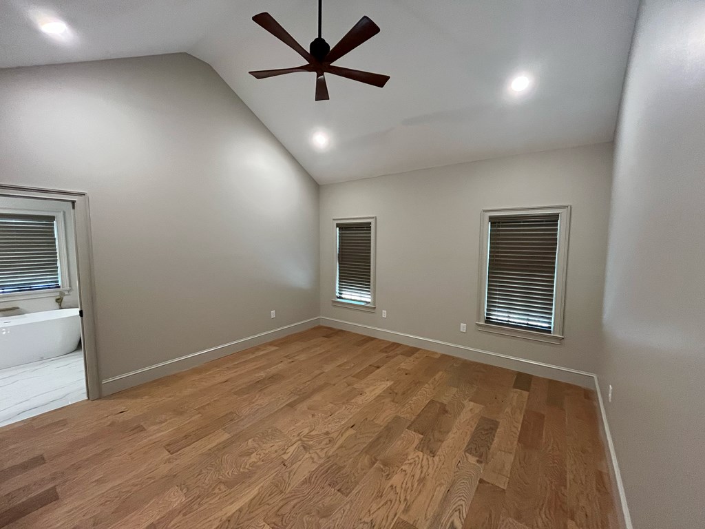 Master bedroom Master bedroom