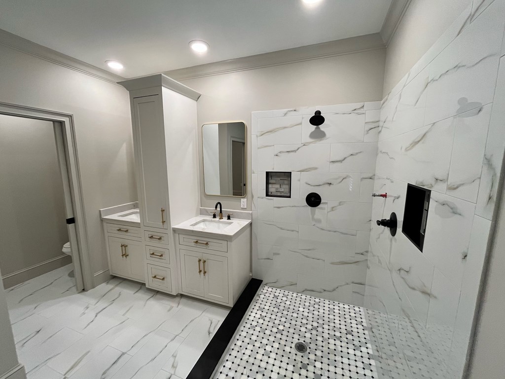 Master bathroom 2 Master bathroom 2