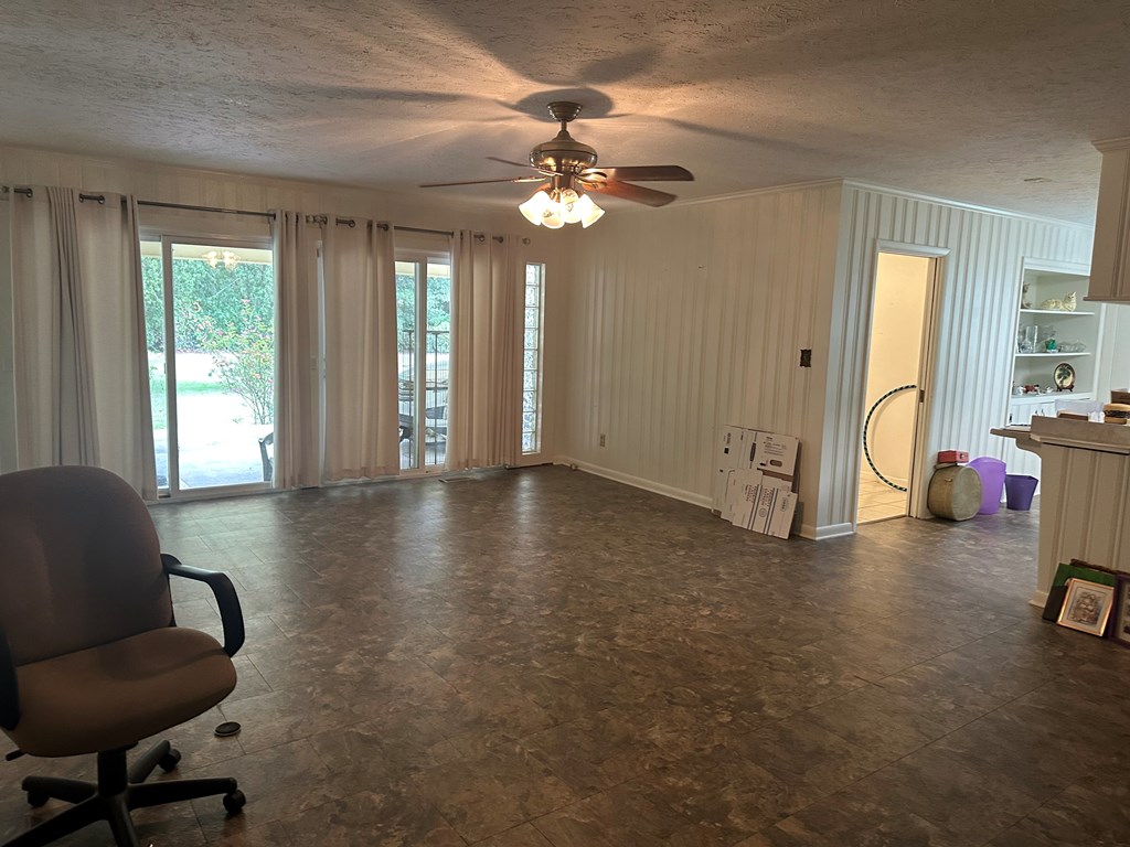 1701 10th Street SE, Moultrie, Georgia 31768, 3 Bedrooms Bedrooms, ,2 BathroomsBathrooms,Single Family,For Sale,10th Street SE,913411