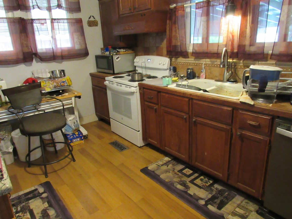 581 Harris ST, Pavo, Georgia 31778, 3 Bedrooms Bedrooms, ,2 BathroomsBathrooms,Single Family,For Sale,Harris ST,913560 581 Harris ST, Pavo, Georgia 31778, 3 Bedrooms Bedrooms, ,2 BathroomsBathrooms,Single Family,For Sale,Harris ST,913560