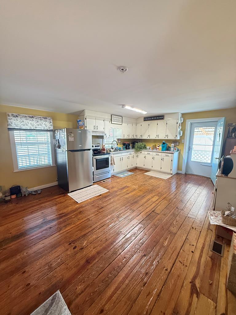 128 Rogers St, Berlin, Georgia 31722, 1 Bedroom Bedrooms, ,1 BathroomBathrooms,Single Family,For Sale,Rogers St,913562 128 Rogers St, Berlin, Georgia 31722, 1 Bedroom Bedrooms, ,1 BathroomBathrooms,Single Family,For Sale,Rogers St,913562