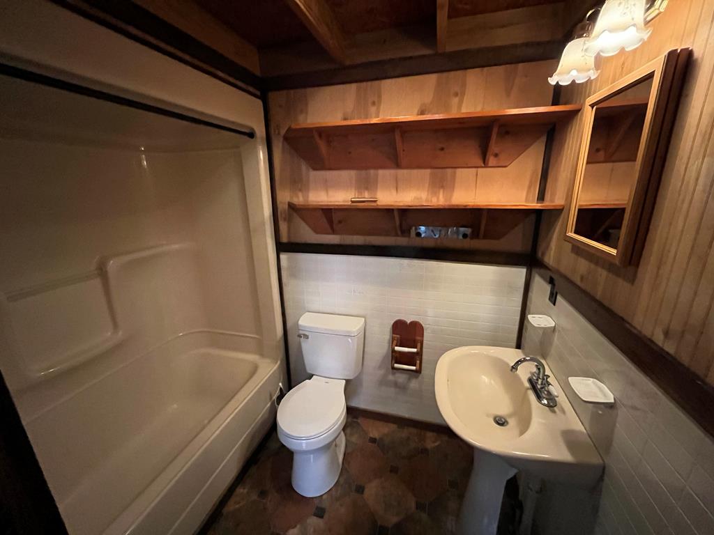 1002 Doc Darbyshire Rd, Norman Park, Georgia 31771, ,Residential,For Sale,Doc Darbyshire Rd,915696