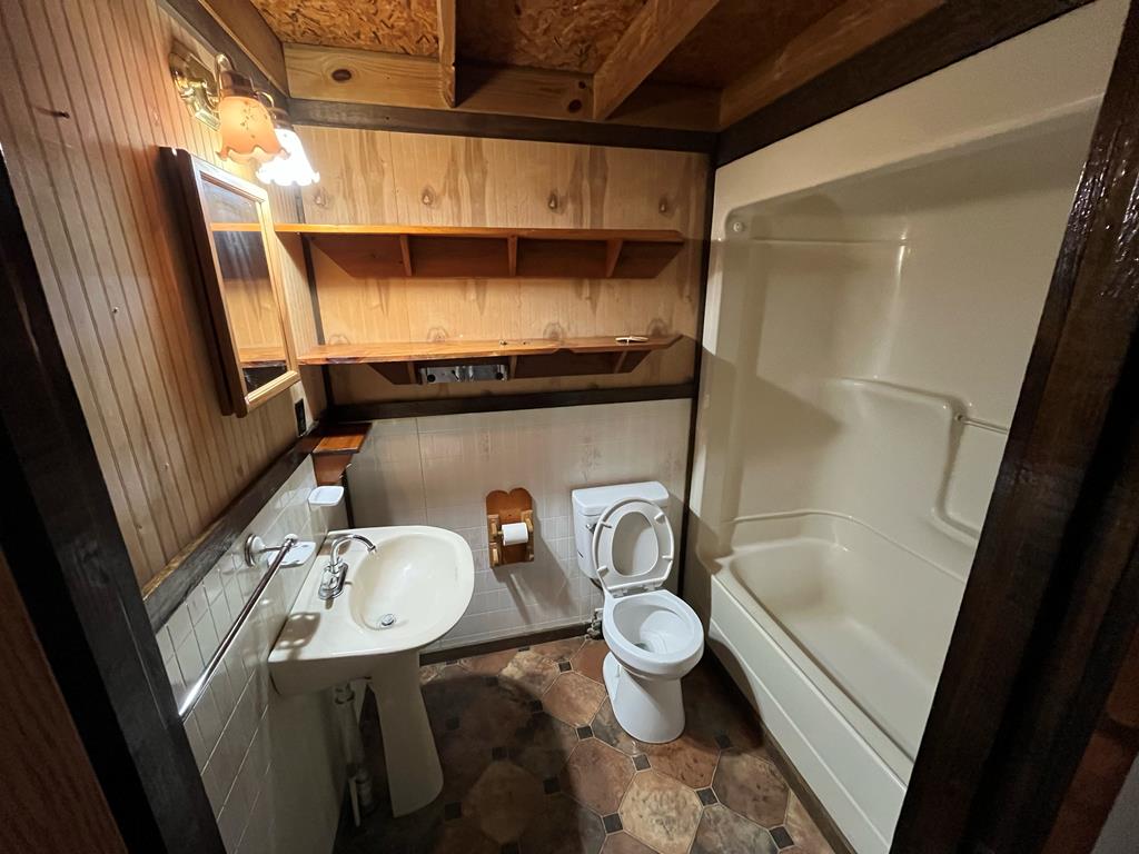 1002 Doc Darbyshire Rd, Norman Park, Georgia 31771, ,Residential,For Sale,Doc Darbyshire Rd,915696