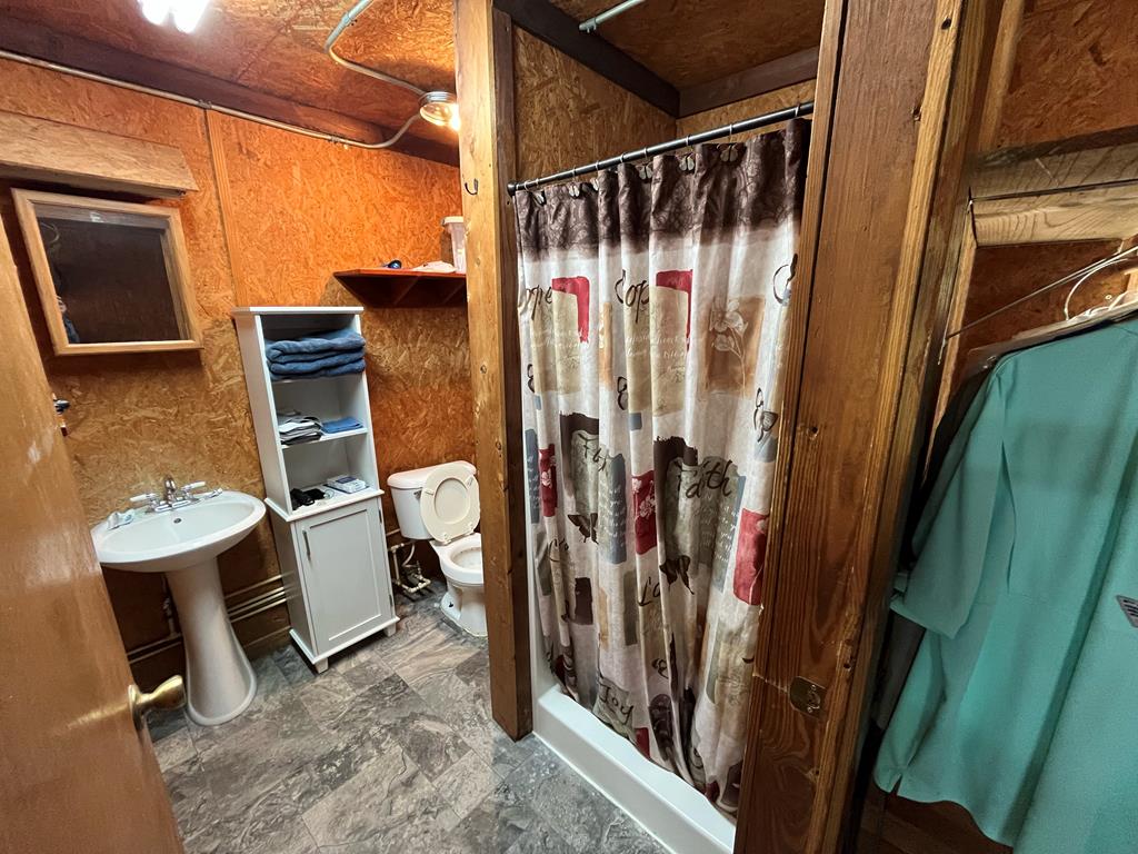 1002 Doc Darbyshire Rd, Norman Park, Georgia 31771, ,Residential,For Sale,Doc Darbyshire Rd,915696