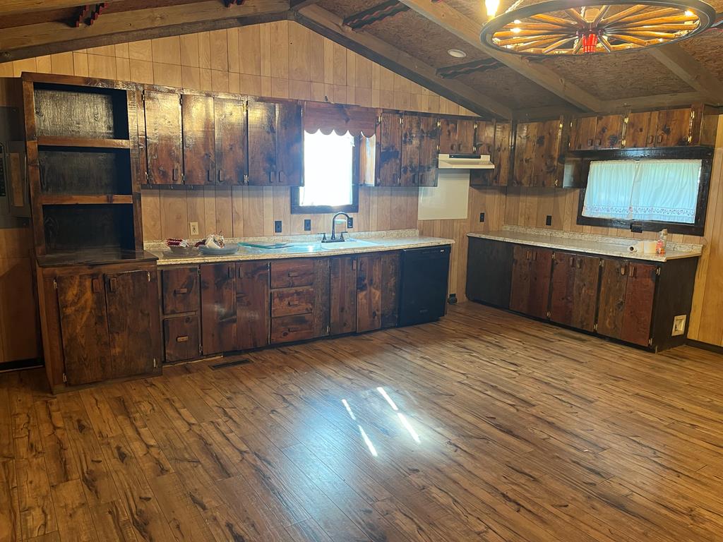 1002 Doc Darbyshire Rd, Norman Park, Georgia 31771, ,Residential,For Sale,Doc Darbyshire Rd,915696